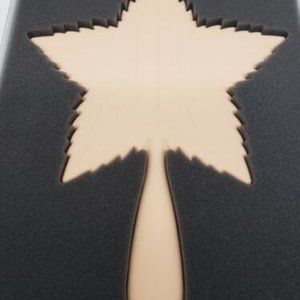 Jeffree Star Nude 420 Leaf Soft touch mirror